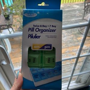 Brand New in box Assured 7 Day Pill Organizer